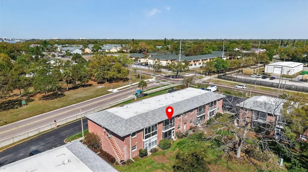 3824 37th Street S St Petersburg FL 33711