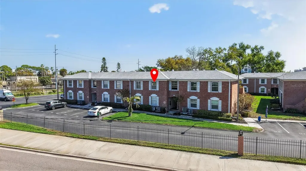 3824 37th Street S St Petersburg FL 33711