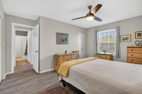 3824 37th Street S St Petersburg FL 33711