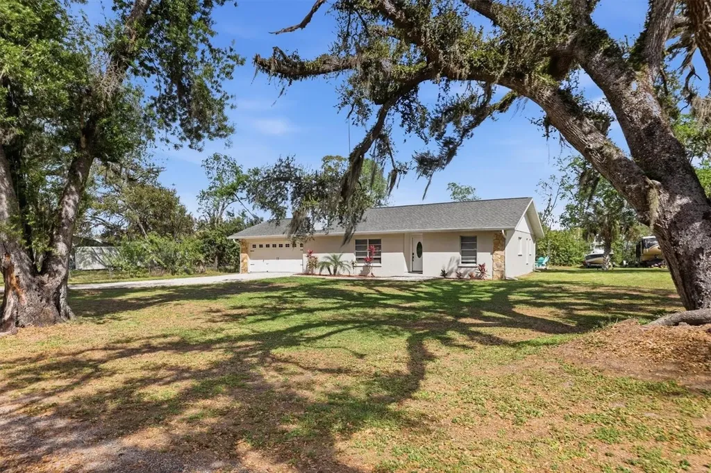 1417 70th Street Court E Bradenton FL 34208