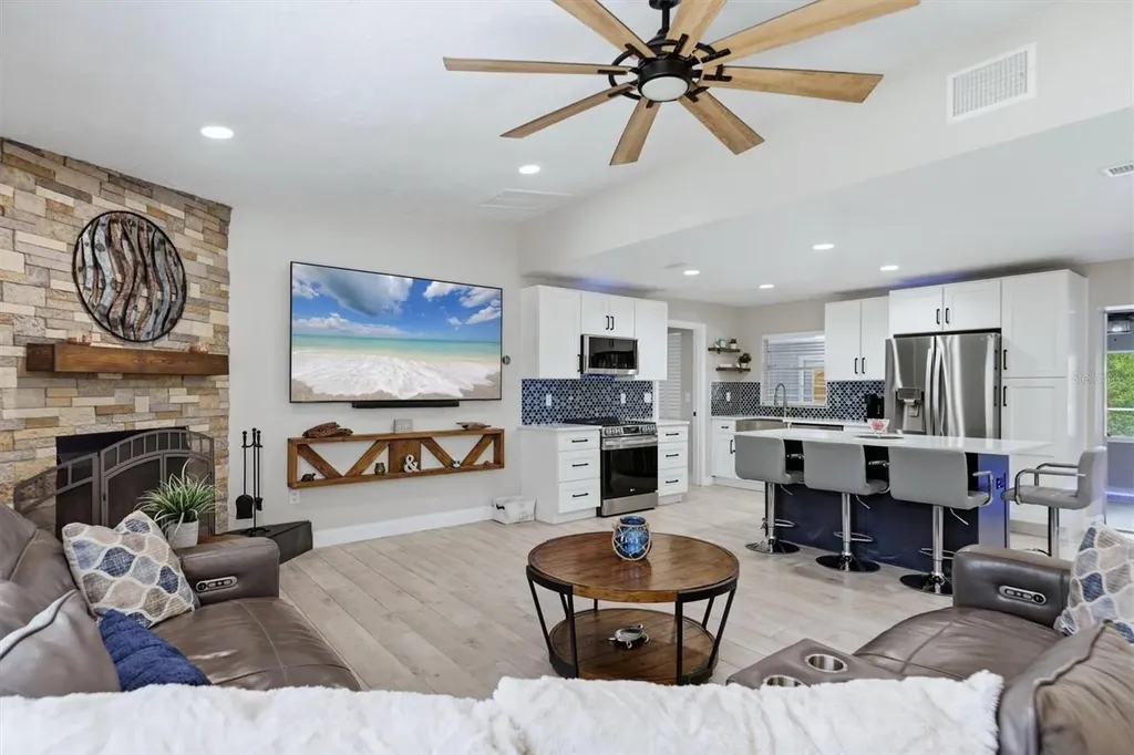 1417 70th Street Court E Bradenton FL 34208