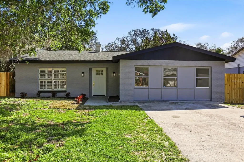 10217 N Pawnee Avenue Tampa FL 33617