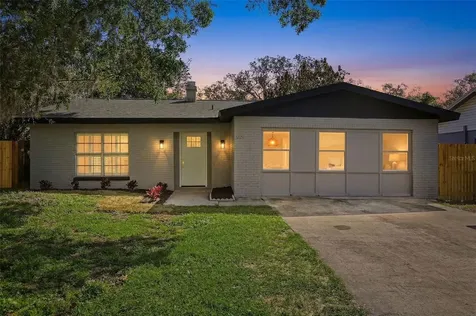 10217 N Pawnee Avenue Tampa FL 33617