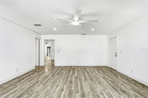 10217 N Pawnee Avenue Tampa FL 33617