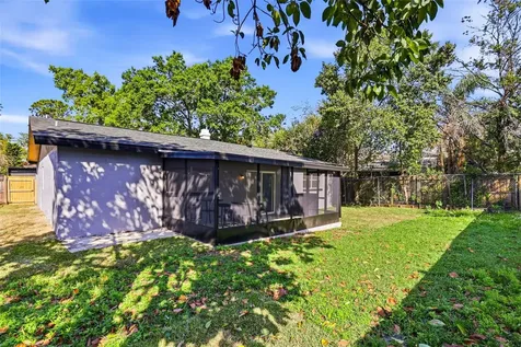 10217 N Pawnee Avenue Tampa FL 33617