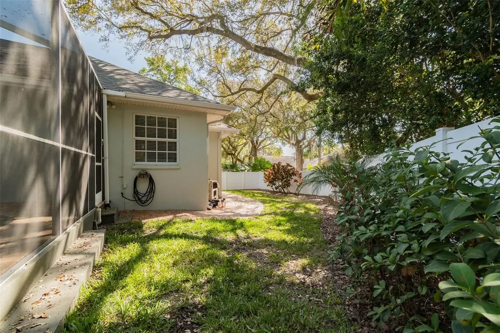 1709 La Forest Avenue Safety Harbor FL 34695