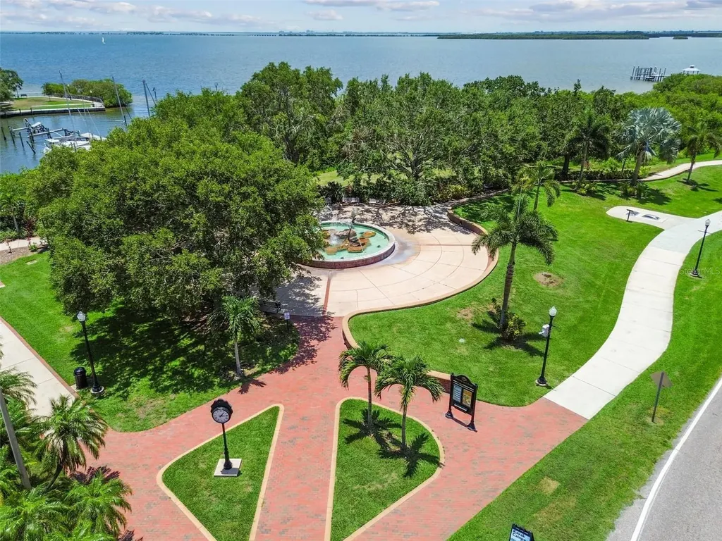 1709 La Forest Avenue Safety Harbor FL 34695
