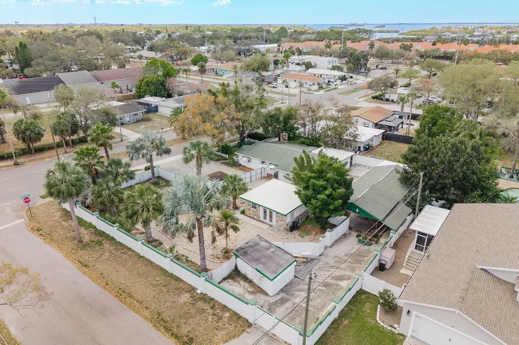1115 Pennsylvania Avenue Palm Harbor FL 34683