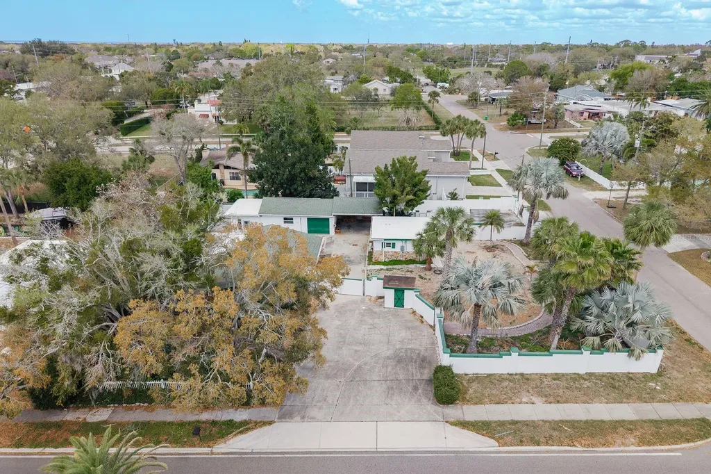 1115 Pennsylvania Avenue Palm Harbor FL 34683