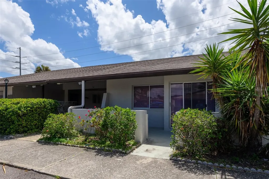 1215 16th Circle SE Largo FL 33771