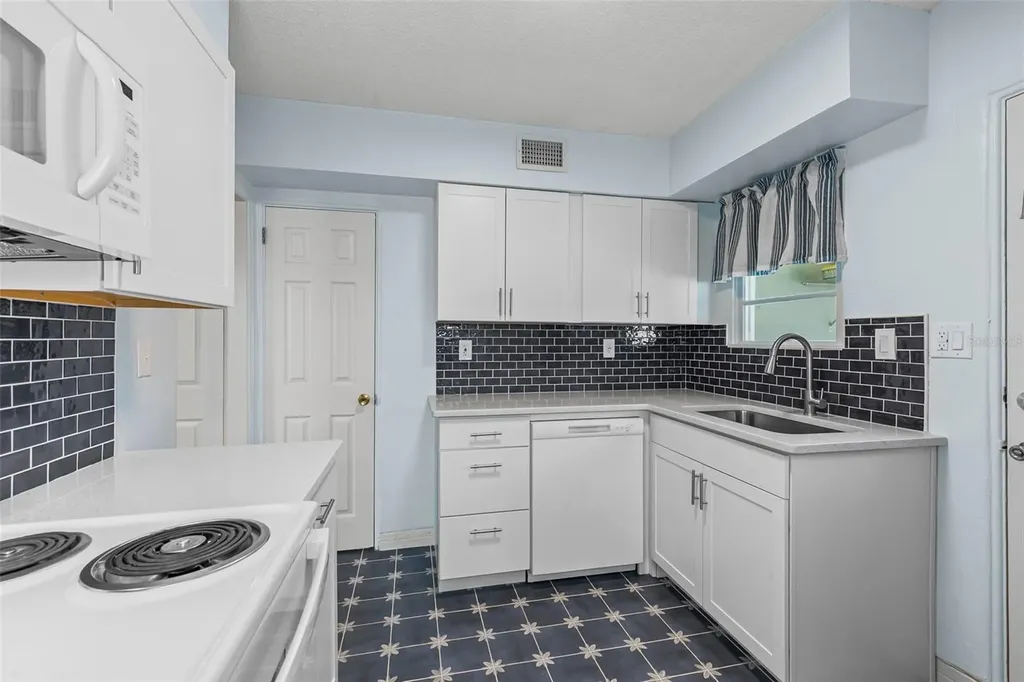 517 Revilo Boulevard Daytona Beach FL 32118