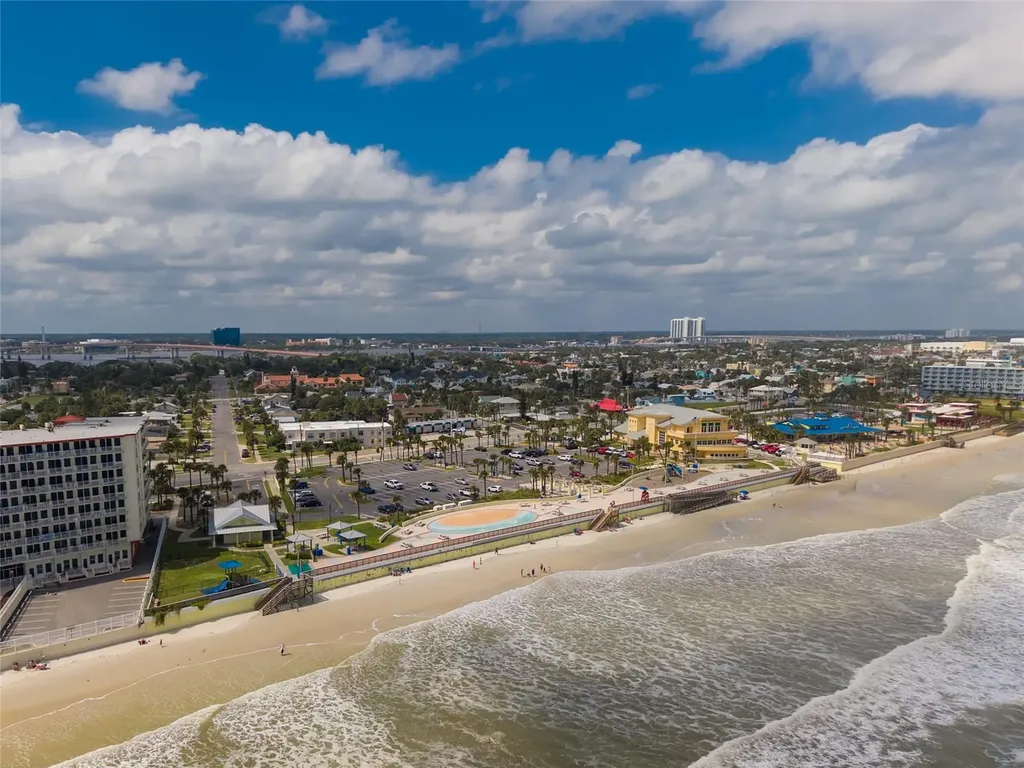 517 Revilo Boulevard Daytona Beach FL 32118