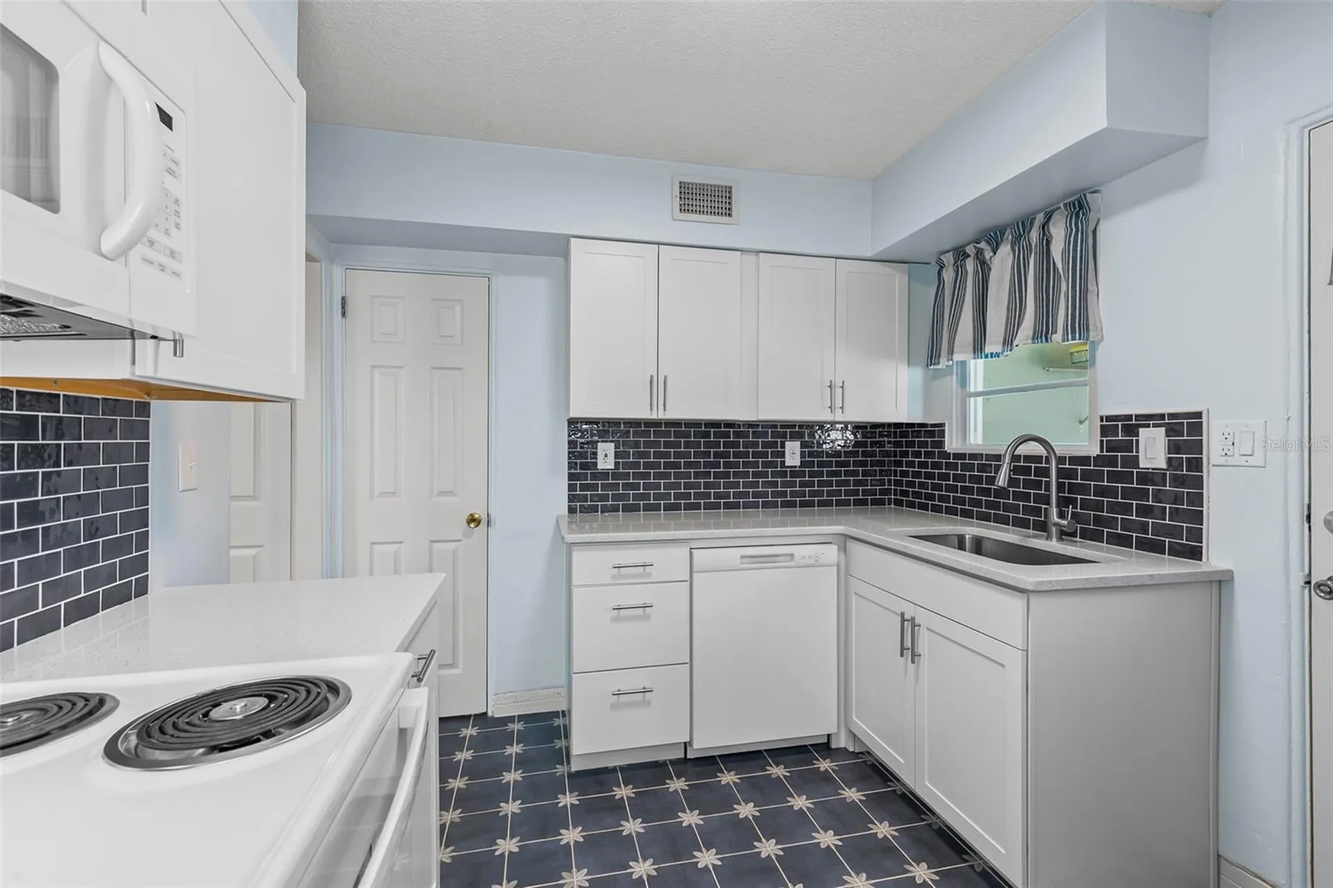 517 Revilo Boulevard Daytona Beach FL 32118