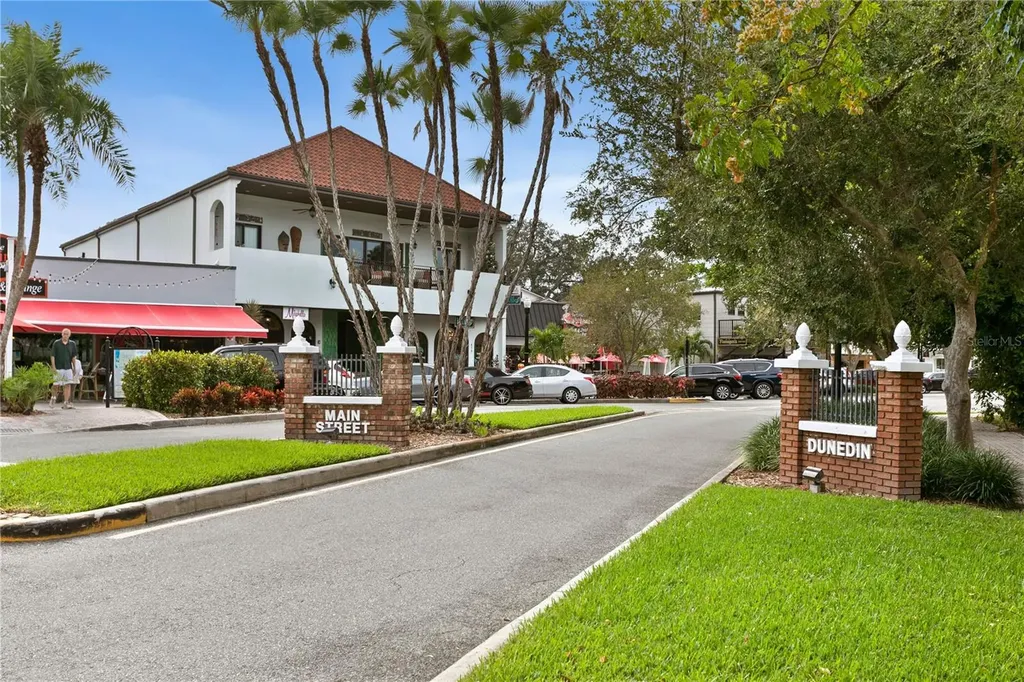 865 Virginia Court Dunedin FL 34698