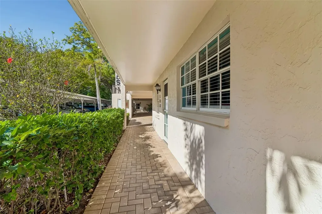865 Virginia Court Dunedin FL 34698