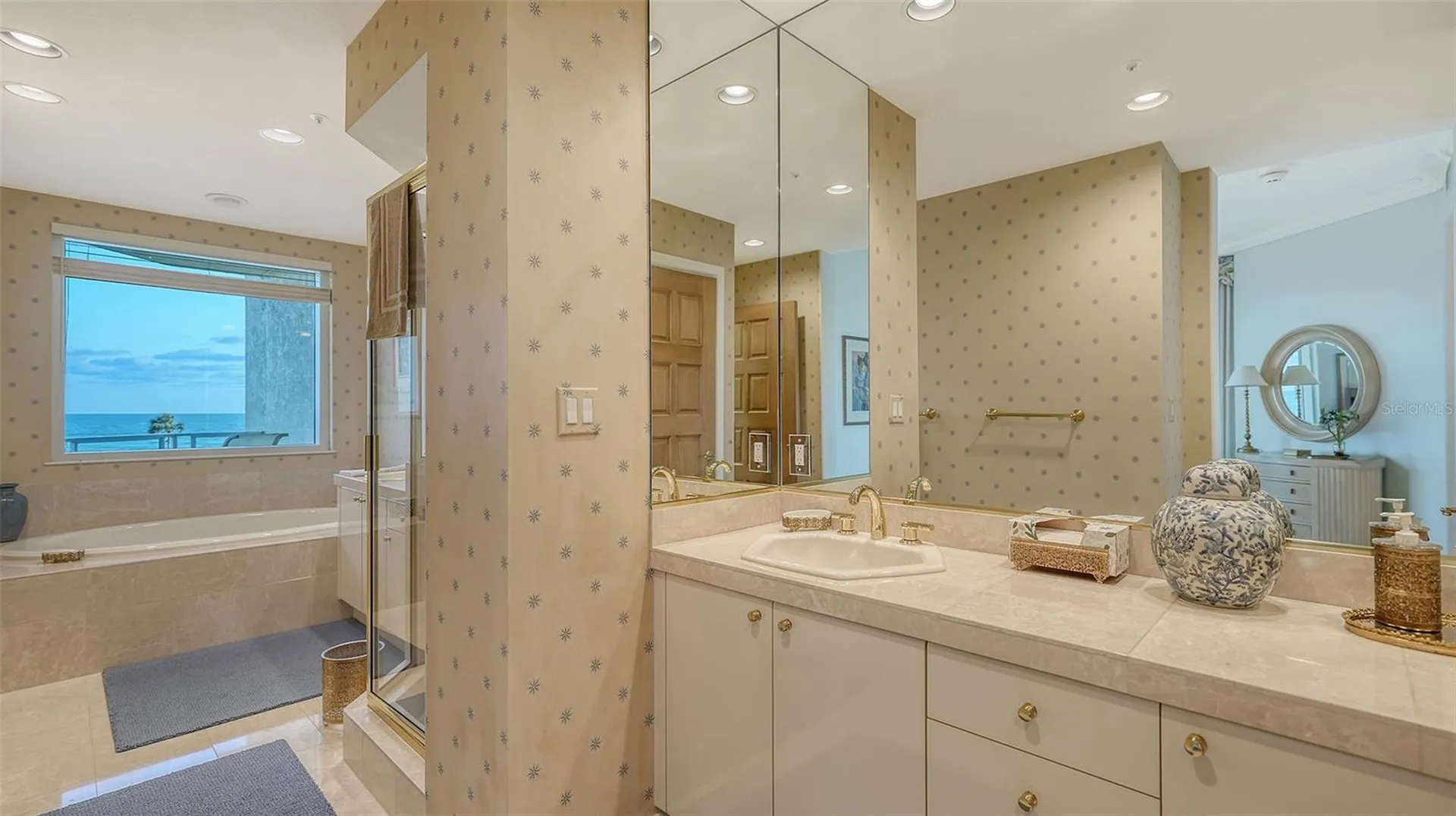 2185 Gulf Of Mexico Drive Longboat Key FL 34228