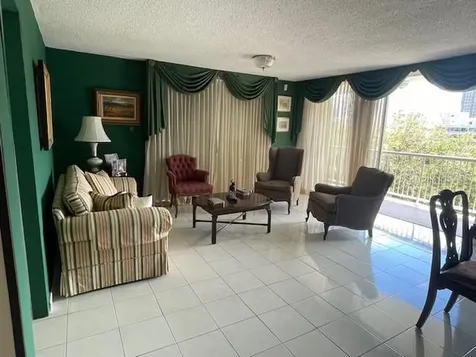 1367 Cond. Piazza Luchetti San Juan PR 00907