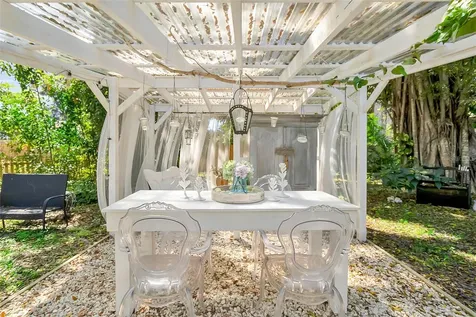 2562 Ashton Road Sarasota FL 34231