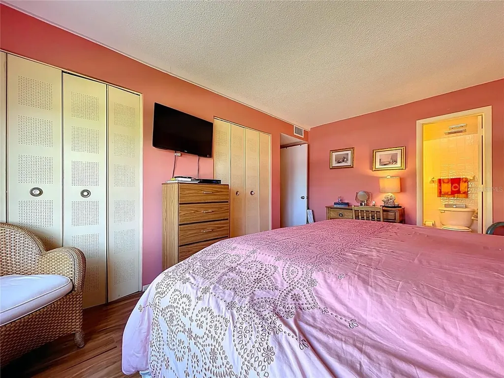 4650 Cove Circle St Petersburg FL 33708