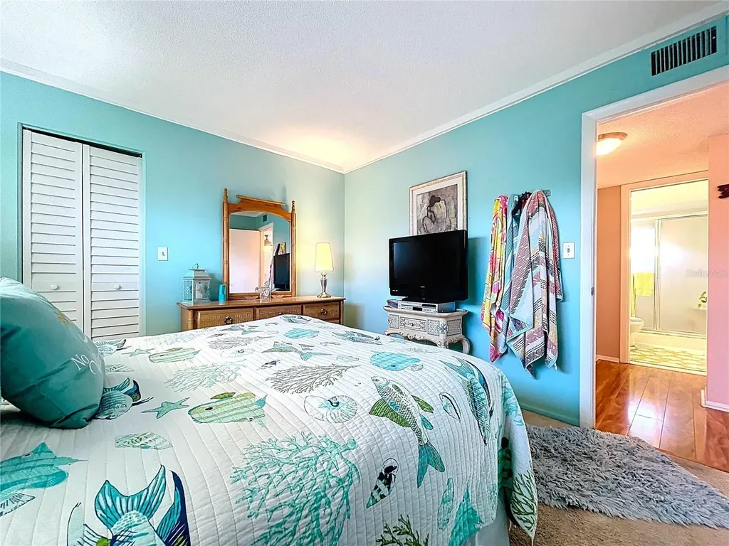 4650 Cove Circle St Petersburg FL 33708