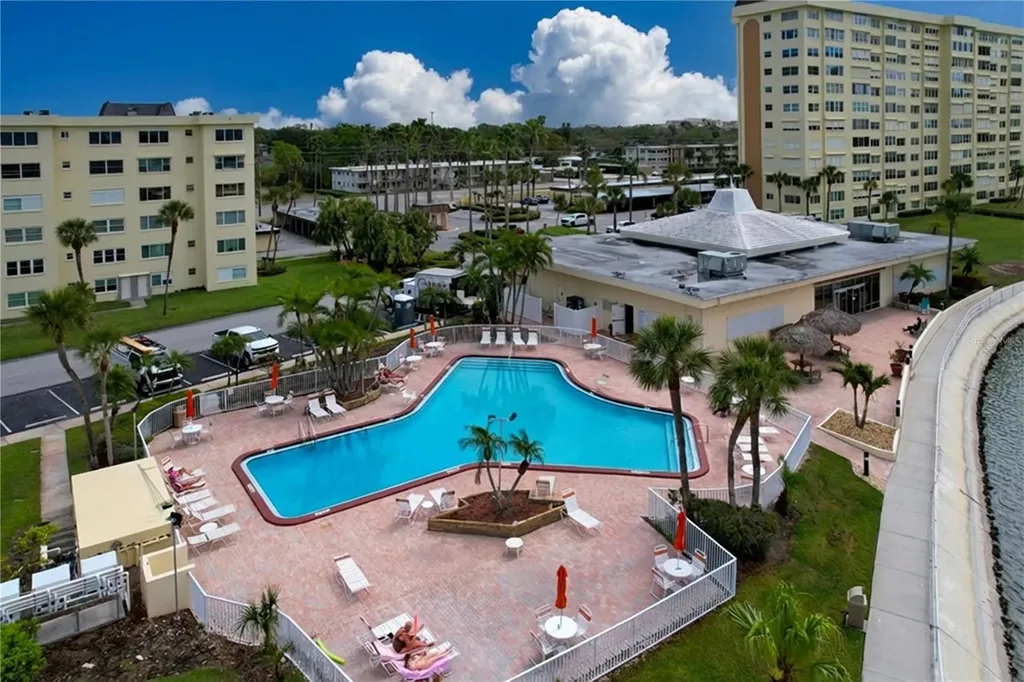 4650 Cove Circle St Petersburg FL 33708