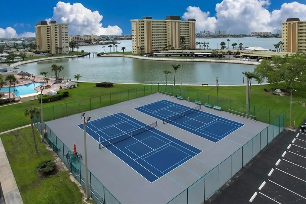 4650 Cove Circle St Petersburg FL 33708