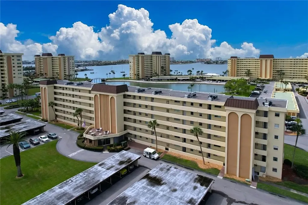 4650 Cove Circle St Petersburg FL 33708