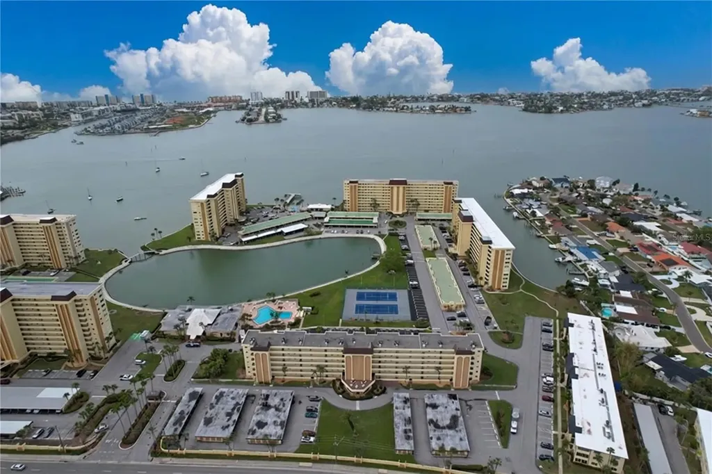 4650 Cove Circle St Petersburg FL 33708