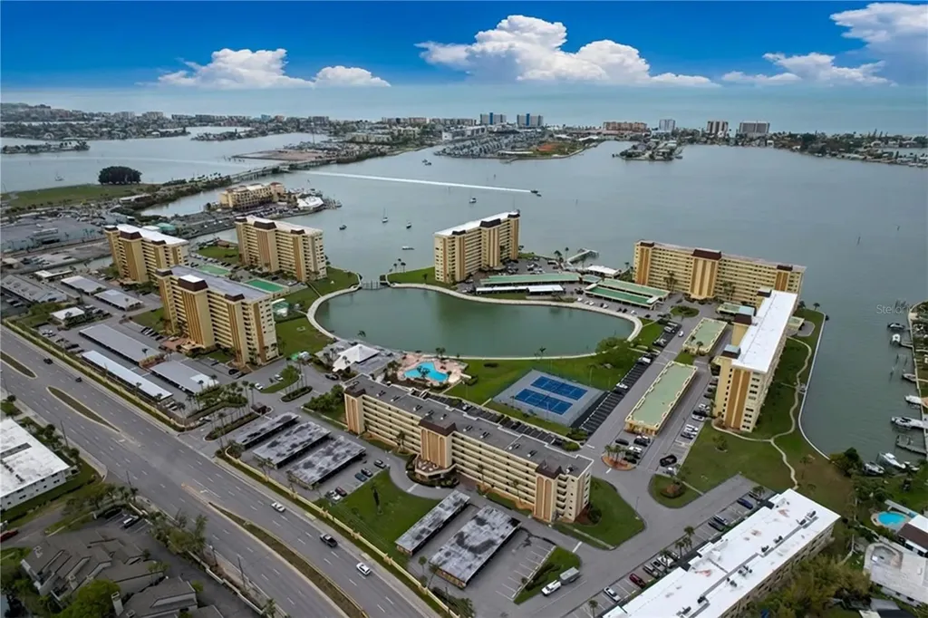 4650 Cove Circle St Petersburg FL 33708