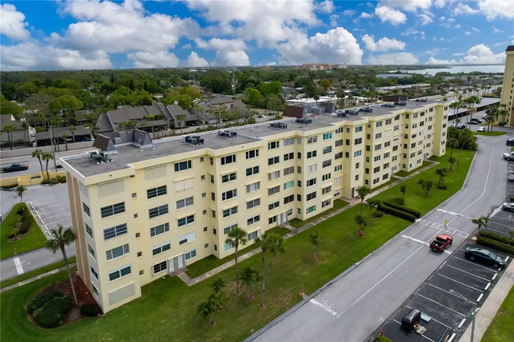 4650 Cove Circle St Petersburg FL 33708