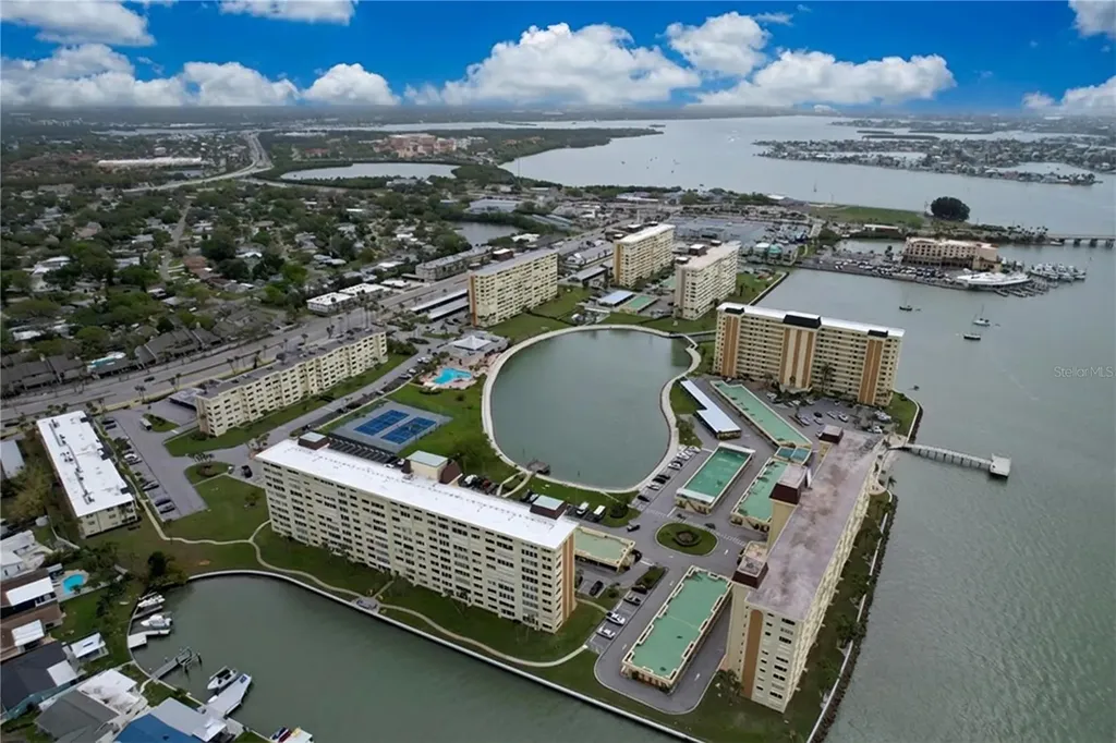 4650 Cove Circle St Petersburg FL 33708