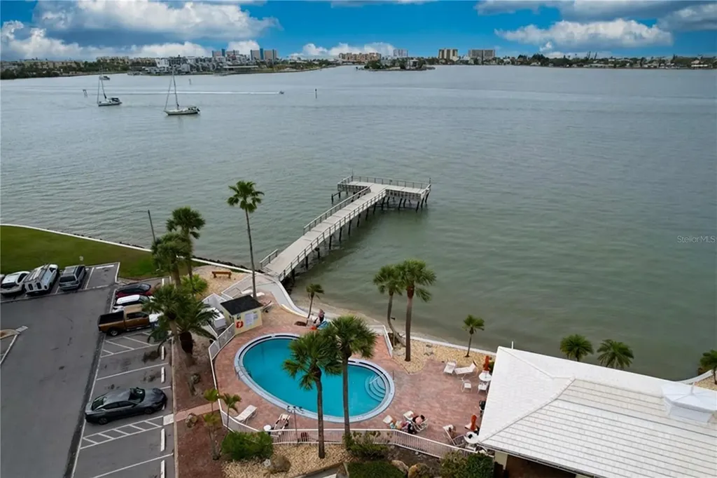 4650 Cove Circle St Petersburg FL 33708