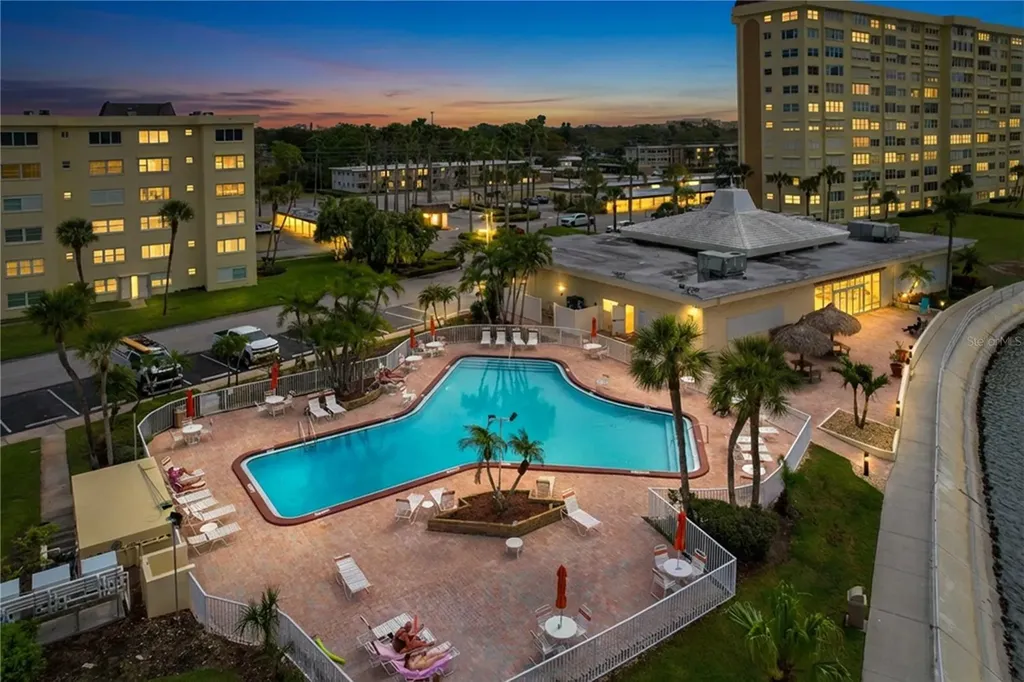 4650 Cove Circle St Petersburg FL 33708