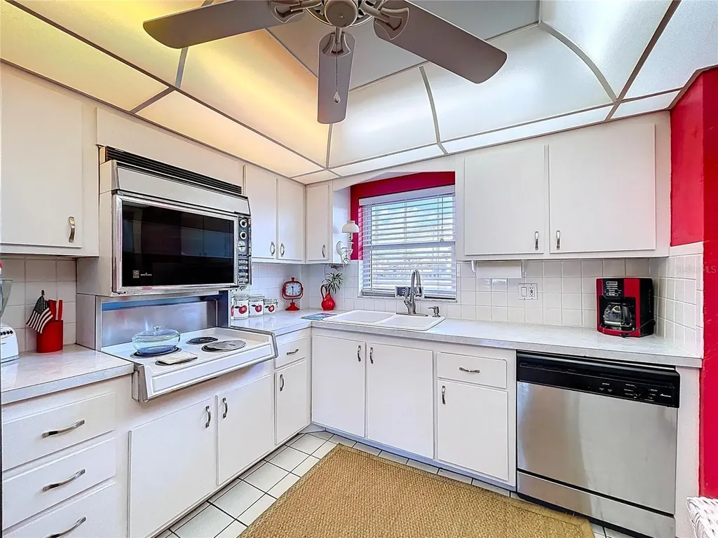 4650 Cove Circle St Petersburg FL 33708