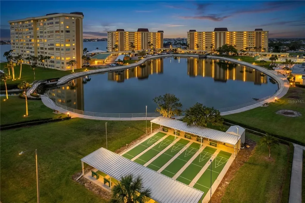 4650 Cove Circle St Petersburg FL 33708