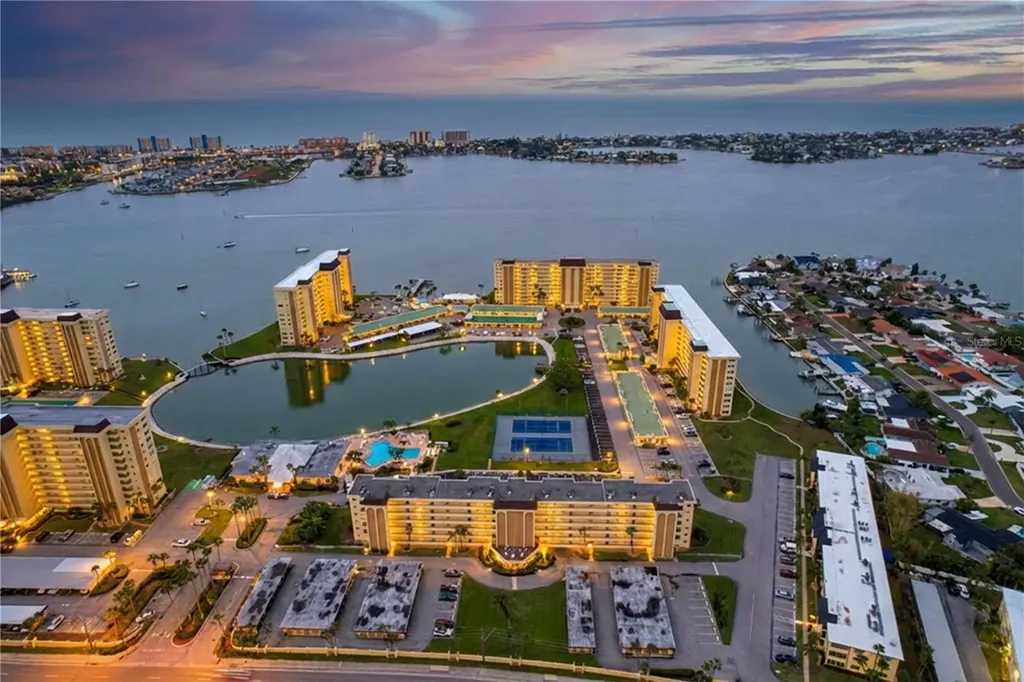 4650 Cove Circle St Petersburg FL 33708