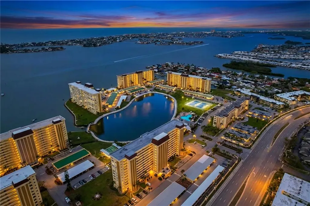 4650 Cove Circle St Petersburg FL 33708