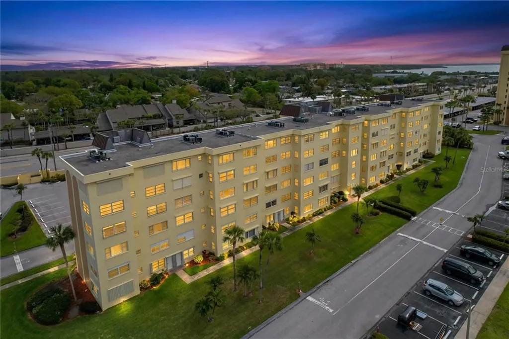 4650 Cove Circle St Petersburg FL 33708