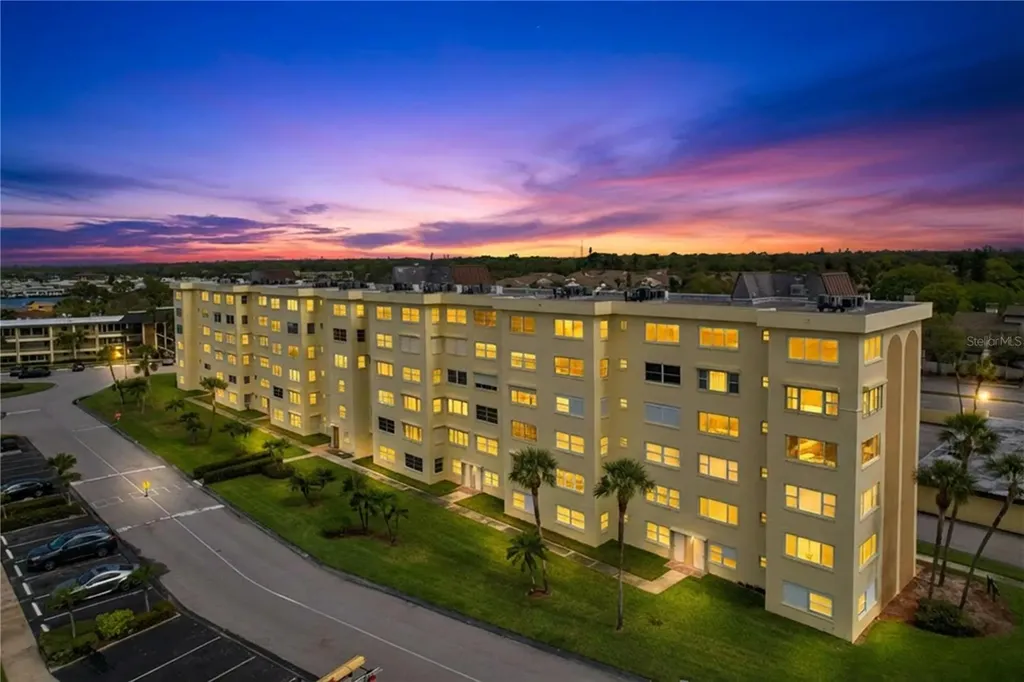 4650 Cove Circle St Petersburg FL 33708