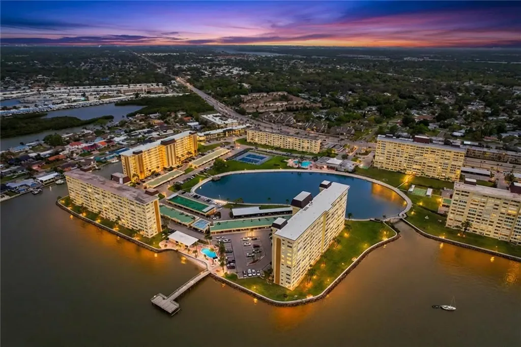 4650 Cove Circle St Petersburg FL 33708