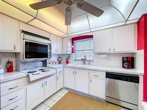 4650 Cove Circle St Petersburg FL 33708