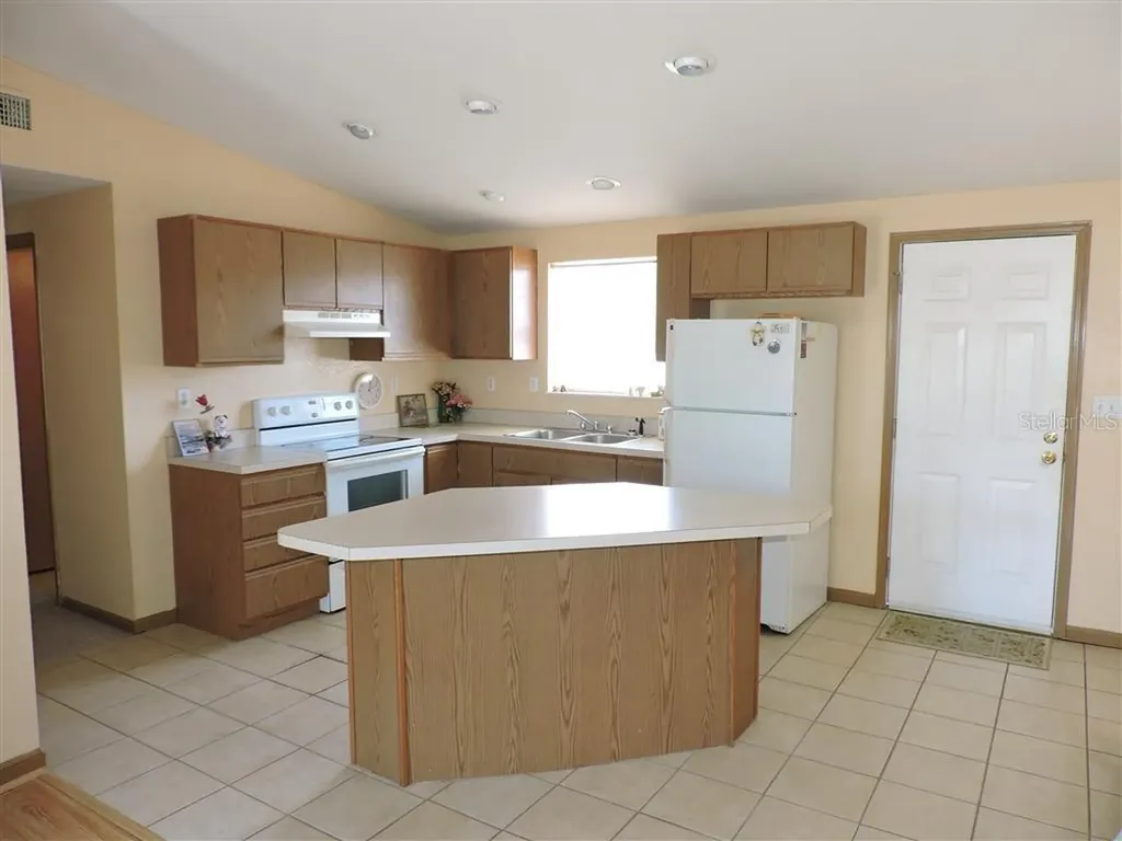 2568 Tall Palm Avenue Lake Wales FL 33898