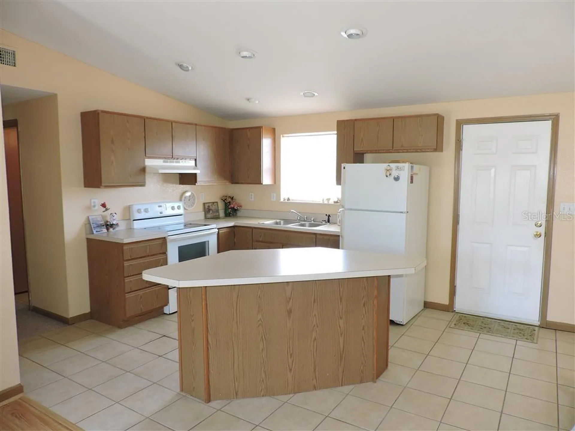 2568 Tall Palm Avenue Lake Wales FL 33898