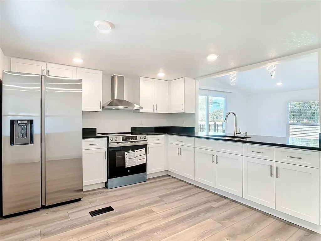 31700 Orange Street Sorrento FL 32776