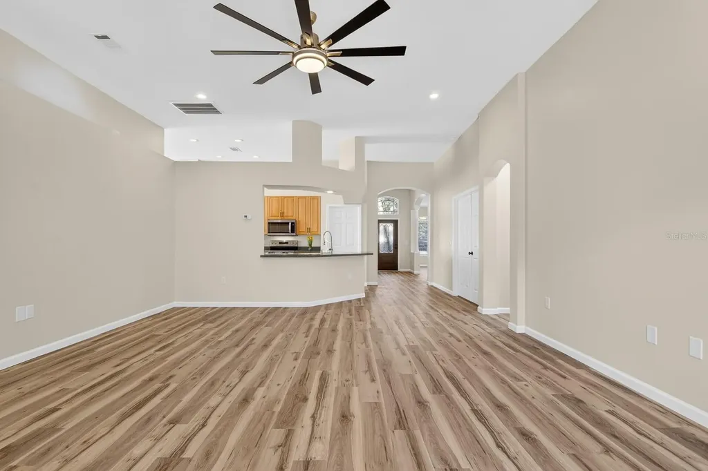 6002 Martinglade Place Lithia FL 33547