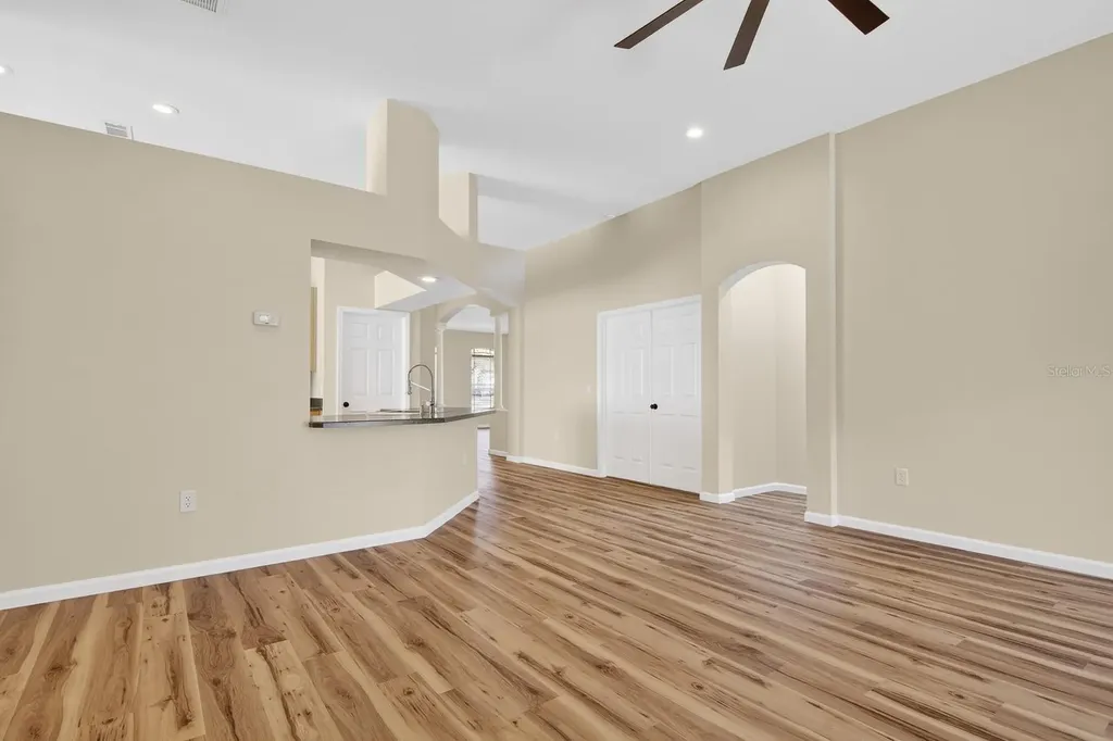 6002 Martinglade Place Lithia FL 33547
