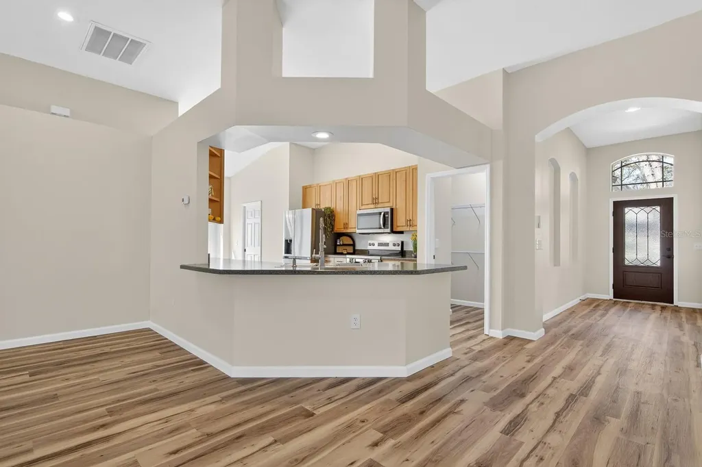6002 Martinglade Place Lithia FL 33547