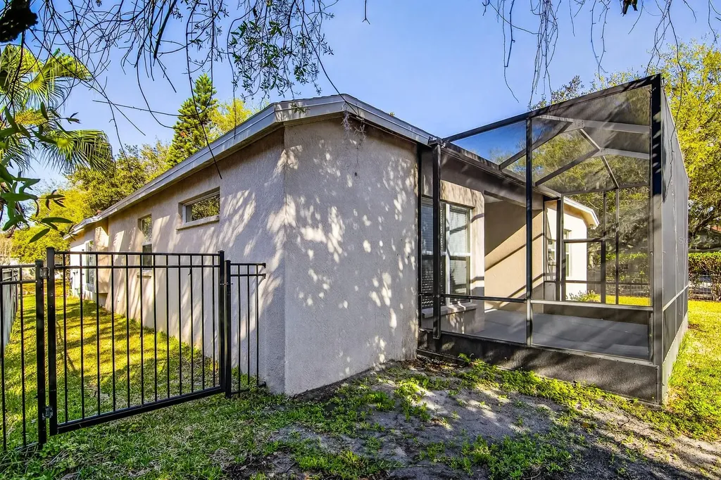 6002 Martinglade Place Lithia FL 33547