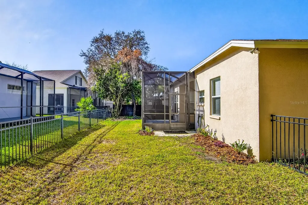 6002 Martinglade Place Lithia FL 33547