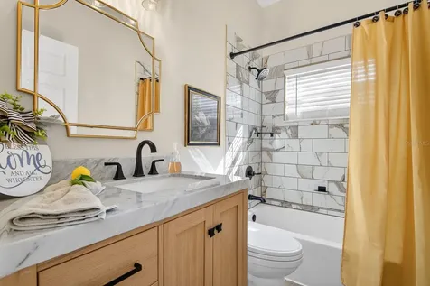 6002 Martinglade Place Lithia FL 33547